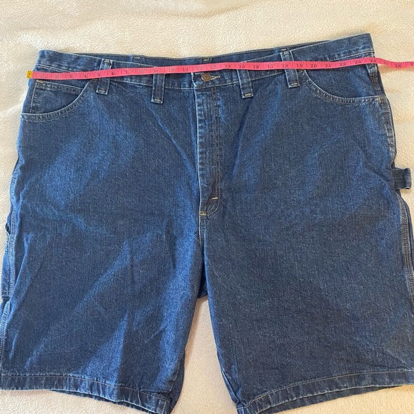 Men’s Denim Wrangler Cargo Shorts sz 48 - Picture 2 of 8